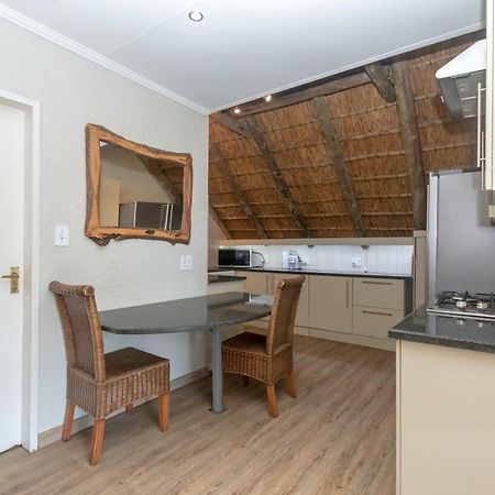 50 On Shepherd Boutique Guest House 샌톤 외부 사진